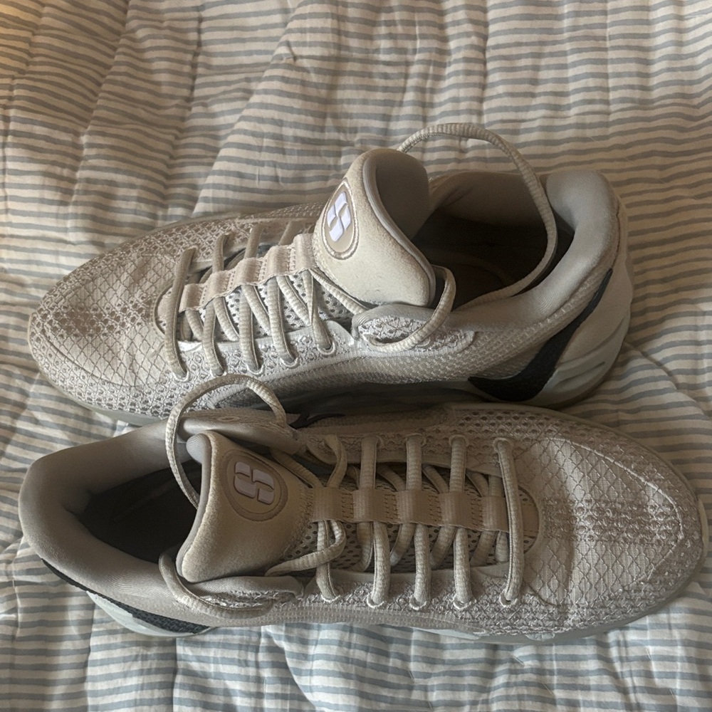 Women's Nike Sabrina 1 "Iconic - Photon Dust" RARELY WORN size 8.5